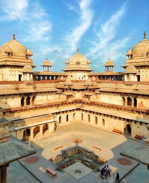 The Magnificent Palace of the Bundela Rajputs at Orchha